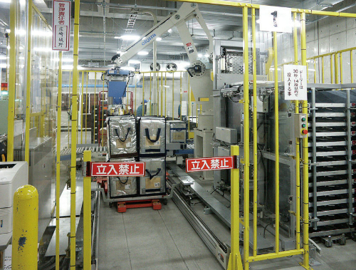 小売業_日本生協連、鳥栖冷凍流通センターでの事例